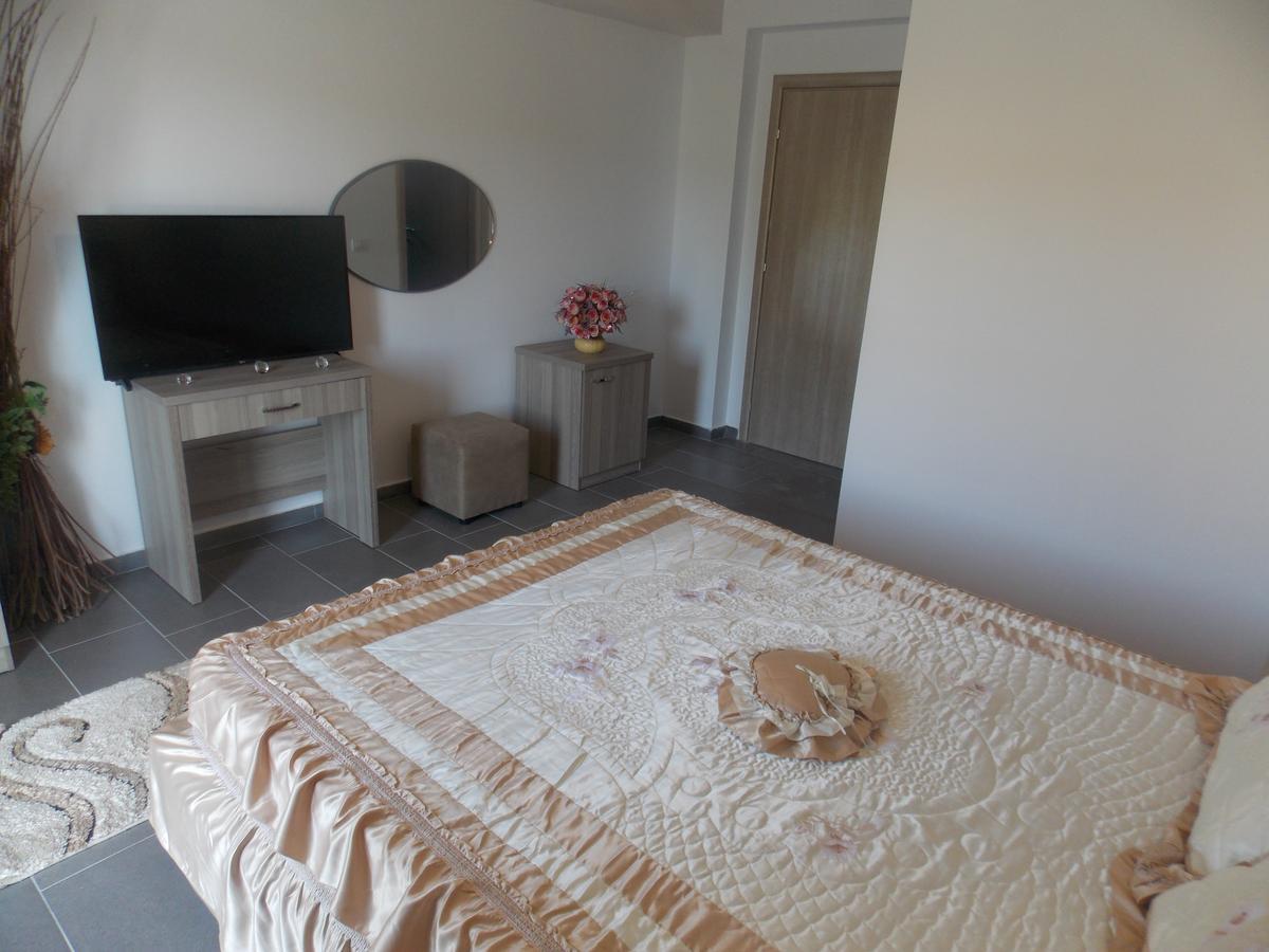 Hotel Irini Sarande Ngoại thất bức ảnh